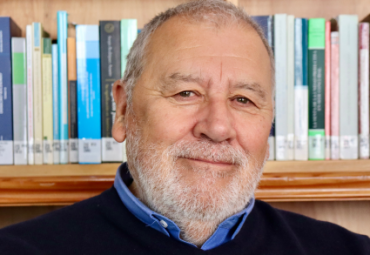 Investidura de académico Luis Rodríguez como Profesor Emérito
