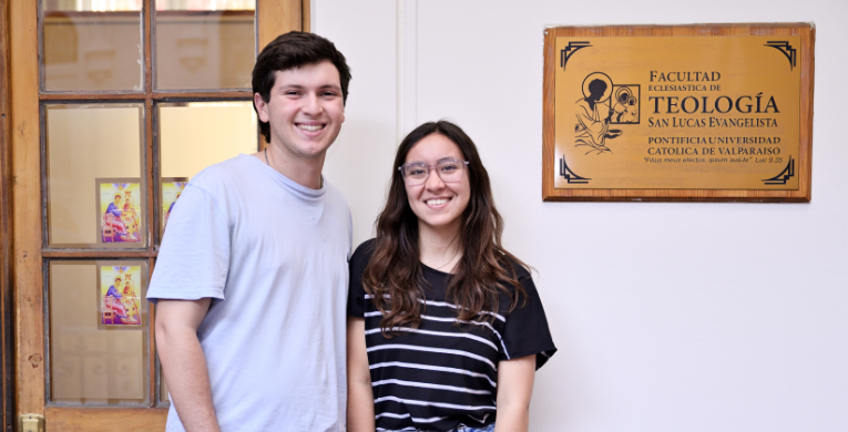 Bachiller Canónico en Teología / Licenciado/a en Teología