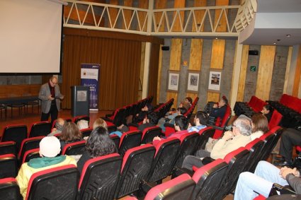 Profesor del IMUS presentó filme “Eroica” dentro de ciclo de cine organizado por la Facultad de Filosofía y Educación - Foto 1