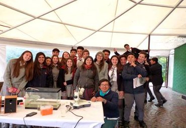 Profesor del Instituto de Biología realizó muestra interactiva en Colegio Greenland - Foto 2