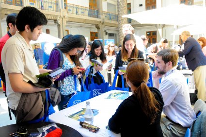 DRI PUCV, en conjunto con Bridge Education Group, realizaron feria de estudios en EEUU - Foto 3