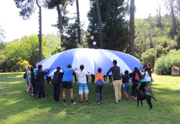 Escuela de Educación Física realiza talleres recreativos para alumnos de la Escuela Blas Cuevas de Valparaíso - Foto 1