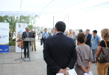 Católica de Valparaíso participa en muestra de Sergio Larrain en Museo Baburizza - Foto 3