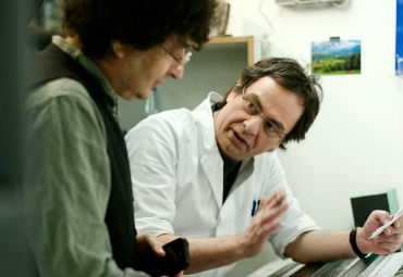 Clásicos, comedia y documentales componen cartelera de la Cineteca PUCV para abril - Foto 3