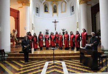 Rancagüinos disfrutaron de la música sacra del Coro Femenino de Cámara PUCV - Foto 2