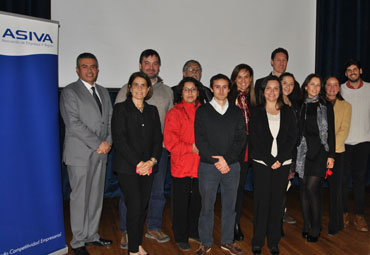 En la PUCV universitarios y profesionales dialogaron sobre el “Trabajo con Sentido”