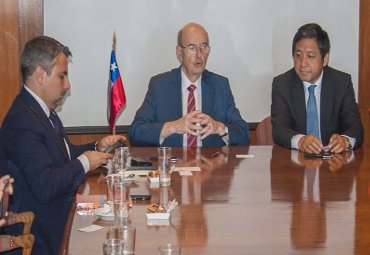 PUCV firma convenio de cooperación internacional con Beijing Foreign Studies University