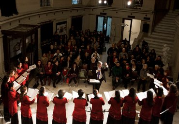 Coro Femenino de Cámara PUCV presenta “Minimalismo sacro en su forma de esculpir el tiempo” - Foto 1