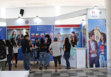 PUCV participó en el Salón de Orientaciones de Alternativas Académicas 2017 - Foto 2