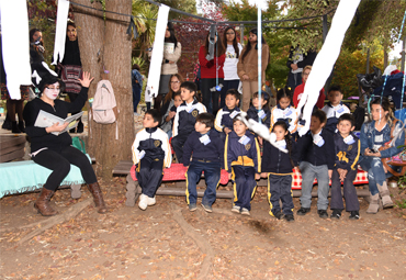 Cerca de 150 niños y niñas participaron de la Invasión Lectora organizada por la Escuela de Pedagogía PUCV - Foto 3