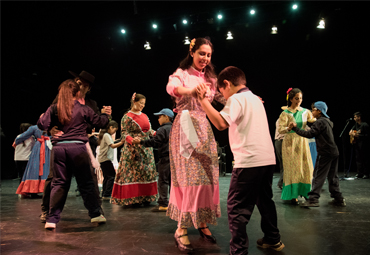 PUCV comienza a celebrar Fiestas Patrias con espectáculo en el Parque Cultural de Valparaíso - Foto 1