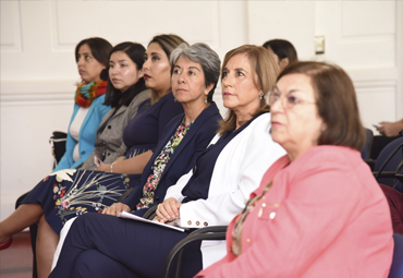 PUCV entrega certificaciones de la Universidad de Cambridge a 191 estudiantes - Foto 2