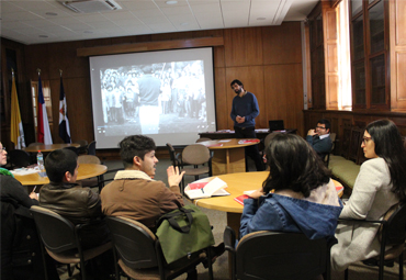 PUCV presenta a docentes y estudiantes Material Pedagógico del cineasta nacional Patricio Guzmán