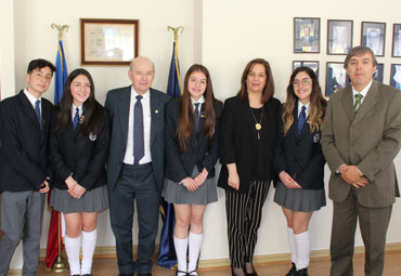 Convenio estrecha lazos entre la PUCV y Colegio Saint Dominic