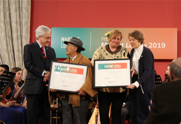 PUCV colabora en la entrega de premios a la cultura tradicional Margot Loyola 2019 - Foto 3