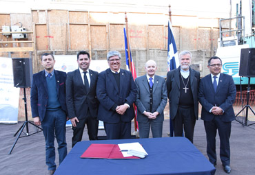 Bendicen y colocan primera piedra del nuevo edificio para Escuelas de Ingeniería Civil e Ingeniería en Construcción - Foto 2