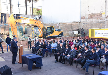 Bendicen y colocan primera piedra del nuevo edificio para Escuelas de Ingeniería Civil e Ingeniería en Construcción