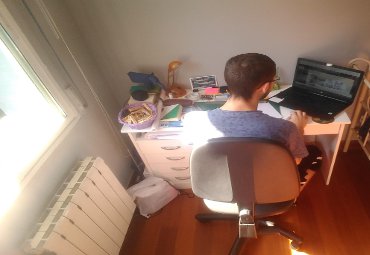 DRI profundiza sistema de clases online y refuerza acompañamiento a estudiantes chilenos en el extranjero - Foto 4