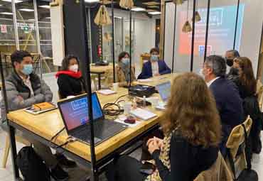 Directora Nacional de ANID visita la PUCV para conocer trabajo regional en ciencia, tecnología e innovación - Foto 2