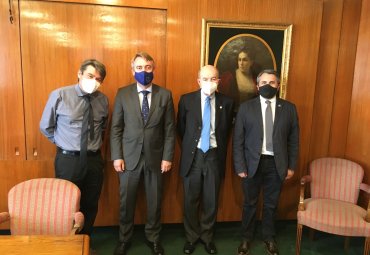 Embajador de la Unión Europea en Chile realizó visita a la PUCV