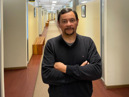 Rodrigo Henríquez, director del Doctorado en Ciencias con mención en Química: “Hay una relación de confianza entre estudiantes y académicos que ayuda a la formación” - Foto 1