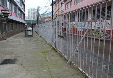 PUCV realizó donación de material de construcción a Escuela Ramón Barros Luco - Foto 4