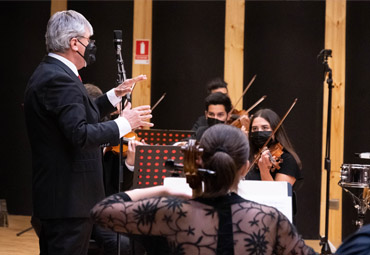 Orquesta Clásica y Coro de Cámara PUCV ofrecerán concierto en Villa Alemana - Foto 2