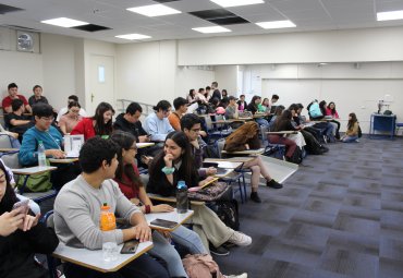 Estudiantes de Comercio imaginan la PUCV del Centenario - Foto 2