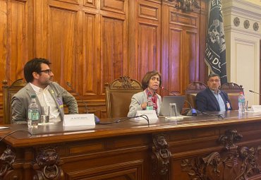 Experta PUCV insta a potenciar liderazgo escolar para mejorar el sistema educativo nacional - Foto 1