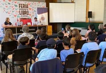 PUCV y su sello editorial tuvieron exitosa participación en FILSA 2022 - Foto 4