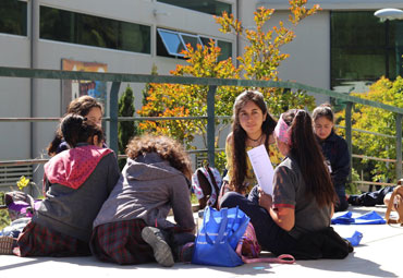 Estudiantes de Periodismo PUCV impactan en comunidades locales