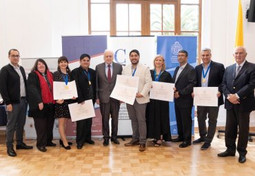 CEAL gradúa a 19 nuevos profesionales de los Magísteres en Dirección Pública y en RR.II. - Foto 2