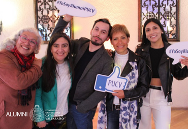 Ex alumnos/as PUCV celebraron los 40 años del Magíster en Lingüística Aplicada del ILCL en el Encuentro Alumni