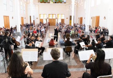 Coro PUCV y Orquesta realizan emotivo concierto navideño en Limache