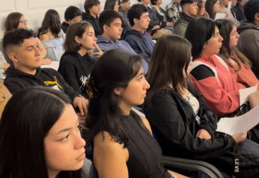 PUCV realiza recepción novata para alumnos de la Escuela de Derecho