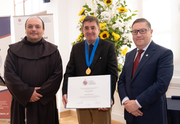 Luis García Montero es el nuevo Doctor Honoris Causa de la PUCV