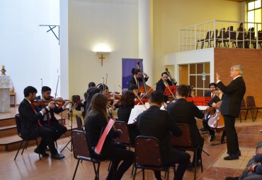 Orquesta de Cámara PUCV efectuó concierto en Campus Sausalito