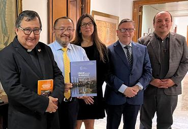 Comitiva de la PUCV sostiene importantes encuentros en la Santa Sede - Foto 2
