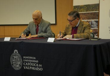 PUCV y productores vitivinícolas de Casablanca firman convenio de colaboración