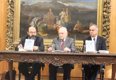 Profesor Raúl Allard presentó libro “Relaciones Internacionales: Nociones y Lecciones” en Valparaíso