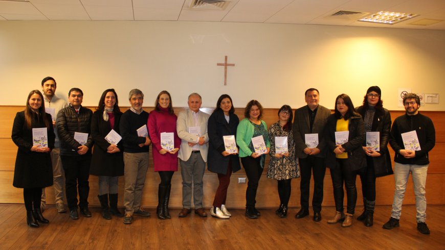 PUCV presentó libro sobre transformación digital en las universidades