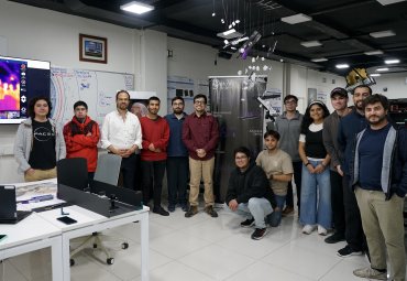 Laboratorio de Optoelectrónica PUCV celebró el Festival de las Ciencias