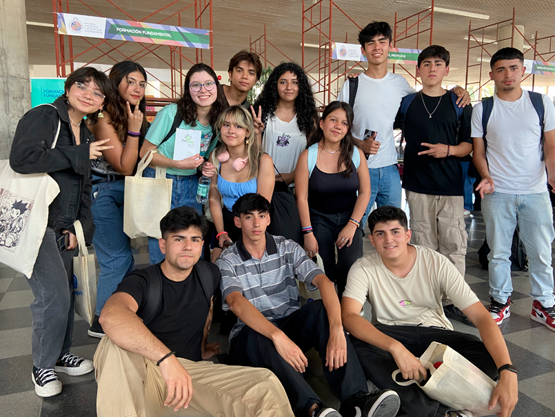 GALERÍA: Nuevos estudiantes PUCV disfrutaron su bienvenida en Encuentro al Atardecer