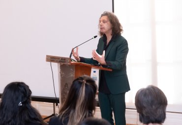 Filósofo Eric Sadin inauguró Año Académico de Trabajo Social