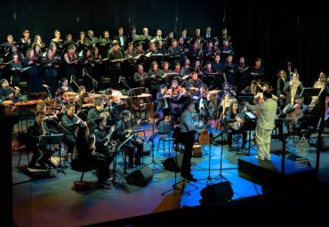 A hundred PUCV musicians gave life to the “New chilean song” concert at the Viña del Mar Municipal Theatre