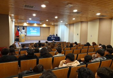 Foro Valparaíso presentó texto sobre el legado de Kant y su aporte a la democracia