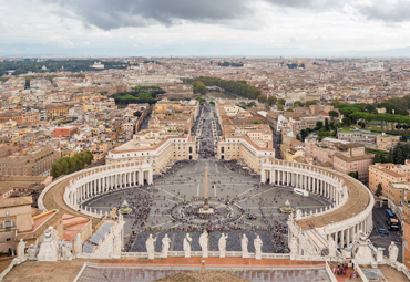 VIDEO: Vice Gran Canciller invita a la comunidad universitaria a orar por el Cónclave
