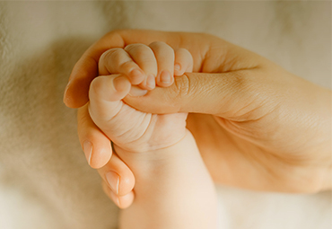 PUCV fortalece políticas de apoyo para madres estudiantes y trabajadoras