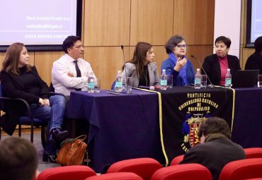 Derecho: Especialistas reflexionaron en torno a la violencia y el acoso en el ámbito laboral