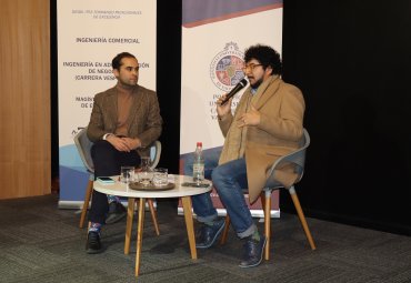 Cofundador de The Not Company expuso en la Escuela de Negocios y Economía